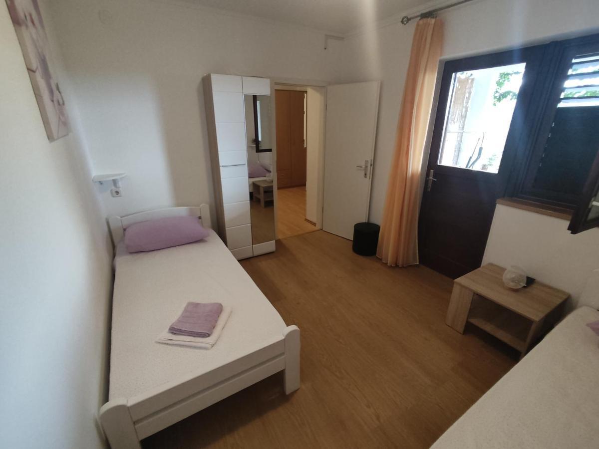 Apartment Nakic Vrpolje Exterior photo